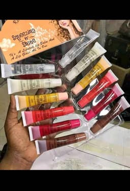 Lip gloss B
